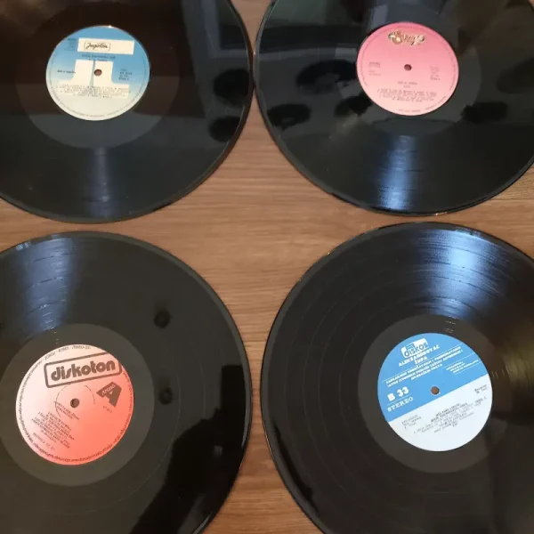 sat od gramofonskih ploča, gramofonske ploče sat, gramofonske ploče satovi, satovi od gramofonskih ploča, lp satovi, lp sat, lp ploče prodaja, ploče prodaja, vinyl ploce, analogni zvuk, analogni zvuk dubrava, gramofonske ploče zagreb, otkup gramofonskih ploča zagreb, otkup ploca za gramofon, polica za gramofonske ploče, prodaja gramofonskih ploča u zagrebu, lp ploca, gramofonske ploce prodaja, gramofonske ploče prodaja, prodaja ploča, gramofonske ploče, otkup gramofonskih ploca, lp ploče, prodaja gramofonskih ploca, prodaja ploca za gramofon, gramofonske ploče otkup, otkup gramofonskih ploča, ploče gramofonske, gramofon ploce, prodaja gramofonskih ploča zagreb, prodaja ploča zagreb, pranje gramofonskih ploce, ciscenje gramofonskih ploca