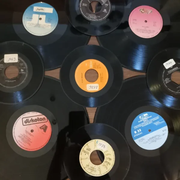 sat od gramofonskih ploča, gramofonske ploče sat, gramofonske ploče satovi, satovi od gramofonskih ploča, lp satovi, lp sat, lp ploče prodaja, ploče prodaja, vinyl ploce, analogni zvuk, analogni zvuk dubrava, gramofonske ploče zagreb, otkup gramofonskih ploča zagreb, otkup ploca za gramofon, polica za gramofonske ploče, prodaja gramofonskih ploča u zagrebu, lp ploca, gramofonske ploce prodaja, gramofonske ploče prodaja, prodaja ploča, gramofonske ploče, otkup gramofonskih ploca, lp ploče, prodaja gramofonskih ploca, prodaja ploca za gramofon, gramofonske ploče otkup, otkup gramofonskih ploča, ploče gramofonske, gramofon ploce, prodaja gramofonskih ploča zagreb, prodaja ploča zagreb, pranje gramofonskih ploce, ciscenje gramofonskih ploca